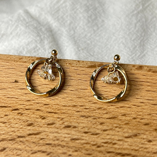 Golden Ring with Crystal Drop Earrings