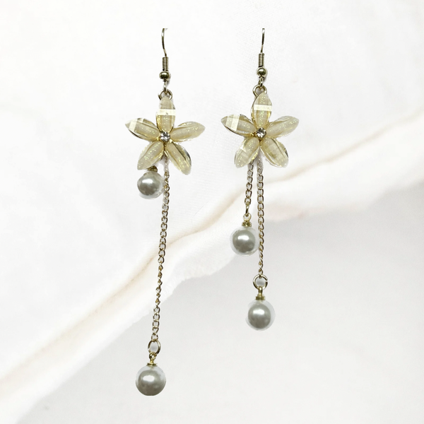 Lily - Pearl Drop Earrings