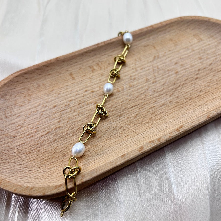 pearl bracelet